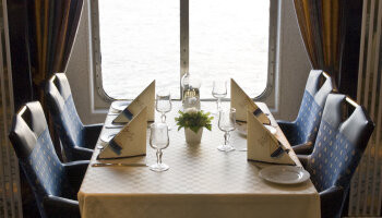 1548636369.9129_r268_Hurtigruten Cruise Lins MS Kong Harald A la carte restaurant 1.jpg